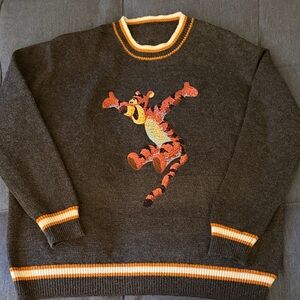 Disney Winney the Pooh Tiger Grey Crewneck Unisex Sweater. Size Small Oversized.